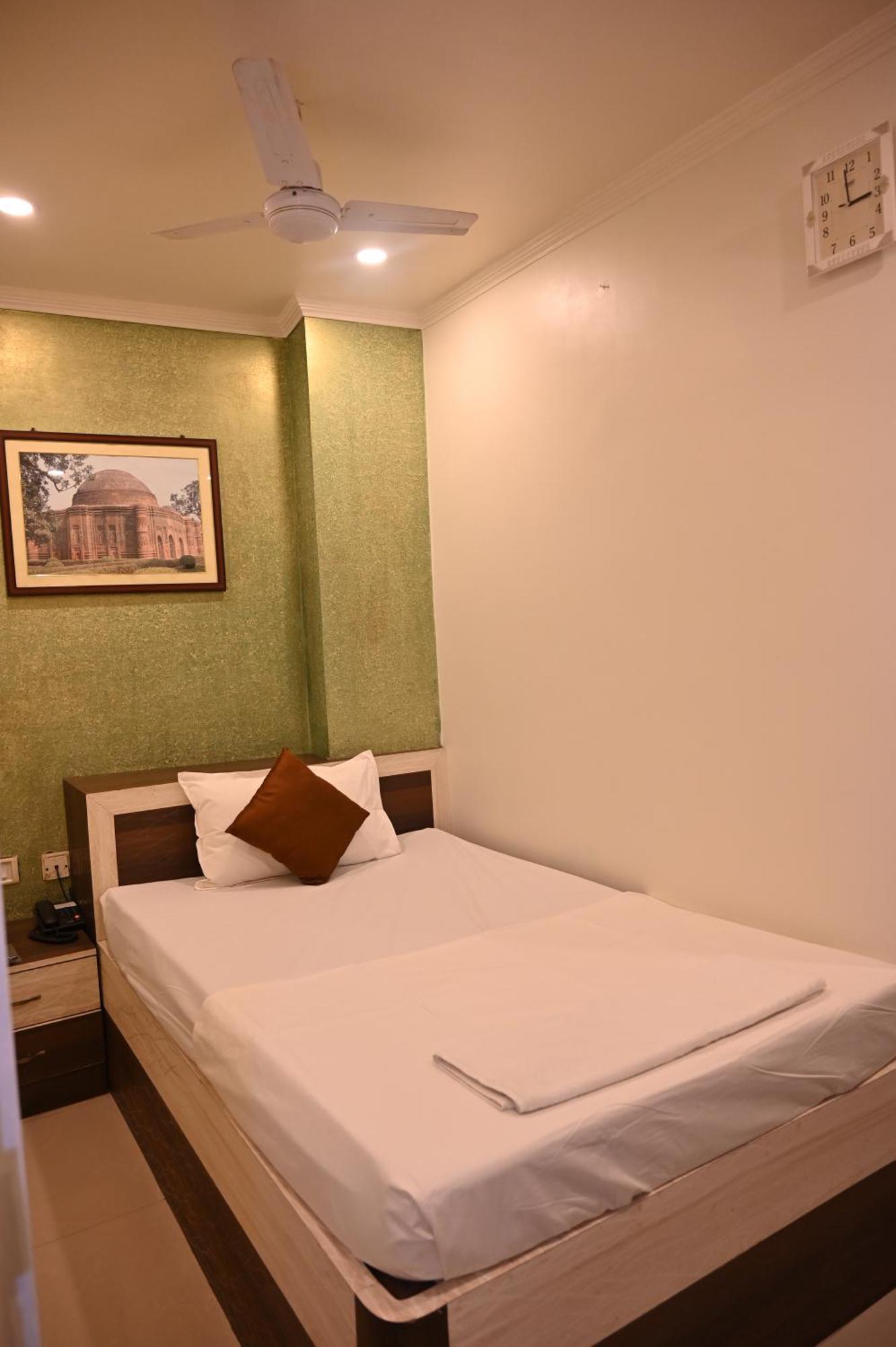 Hotel Gitanjali Māldah Dış mekan fotoğraf